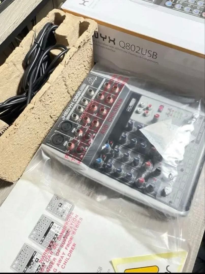 Behringer XENYX Q802USB アナログミキサー