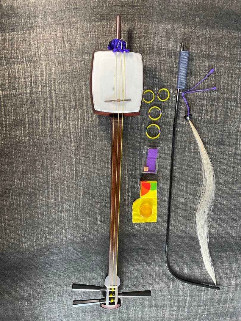 胡弓紫檀三折れ棹，胴花梨材，竹弓，付属品