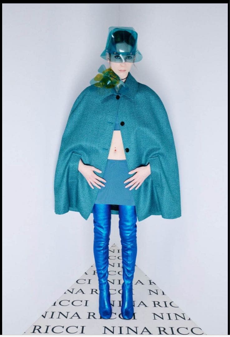 ニナリッチ　ポンチョ　コート