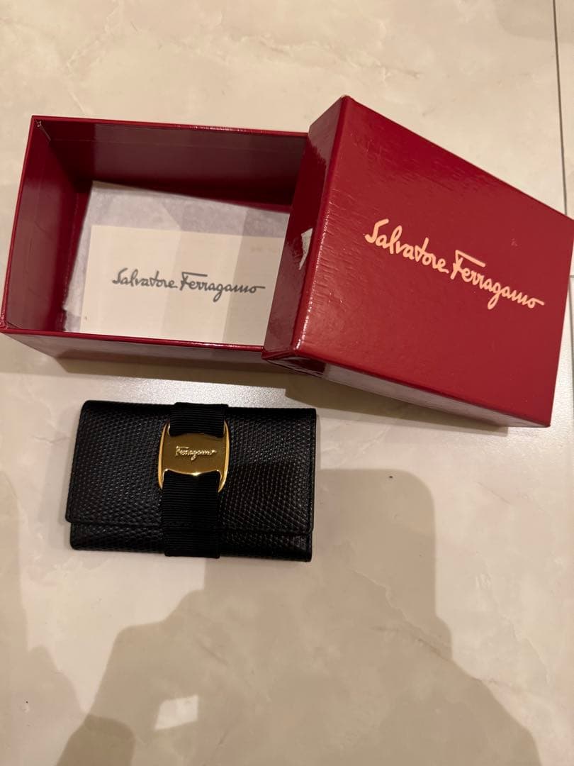 Salvatore Ferragamo ブラックキーケース