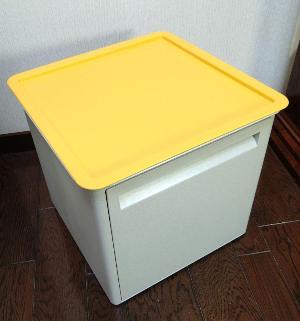 タッパーウェア　 マルチオーガナイザー　ドア付き3段　＋　キャスター付パレット