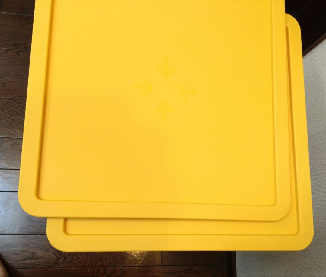 タッパーウェア　 マルチオーガナイザー　ドア付き3段　＋　キャスター付パレット