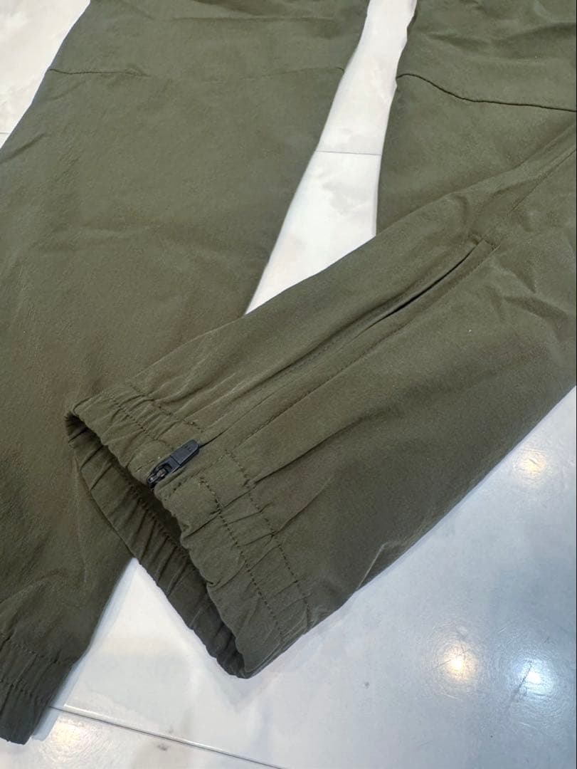 ほぼ新品未使用　ラッセルノ　ストレッチ　セットアップ　カーキ　ブルゾン　パンツ