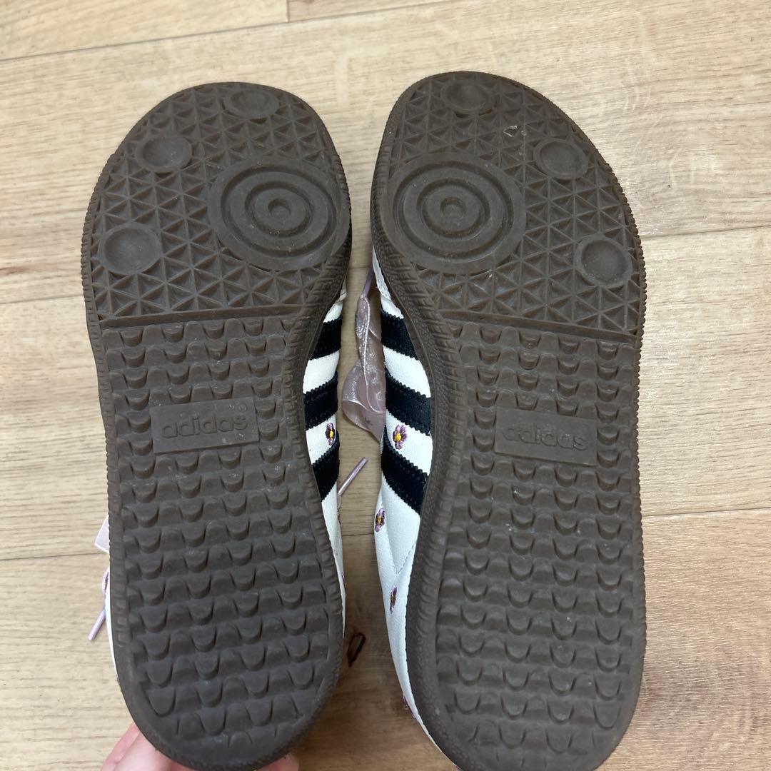 adidas Samba ホワイト 花柄刺繍