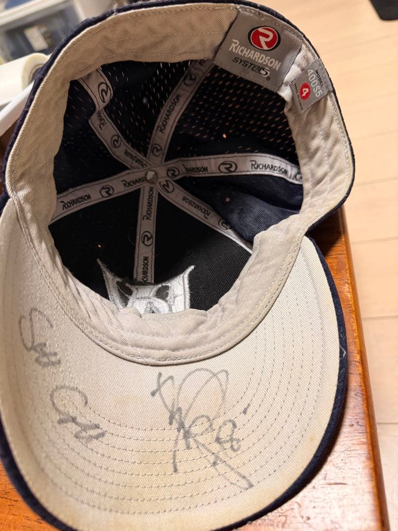 田中将大サイン入りネイビーキャップ Wロゴ刺繍