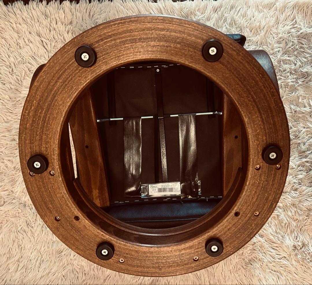 ヒモラ黒レザーオットマン 曲線木製脚