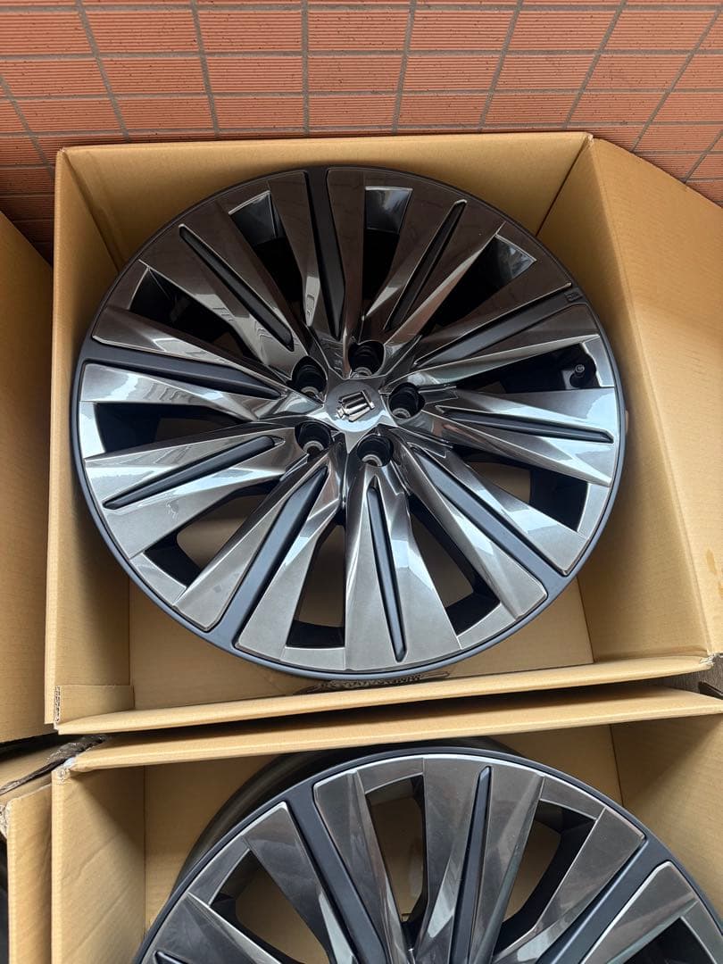 クラウンエステートRS ホイール４本　新車外し 21インチ　美品　送料込み！！