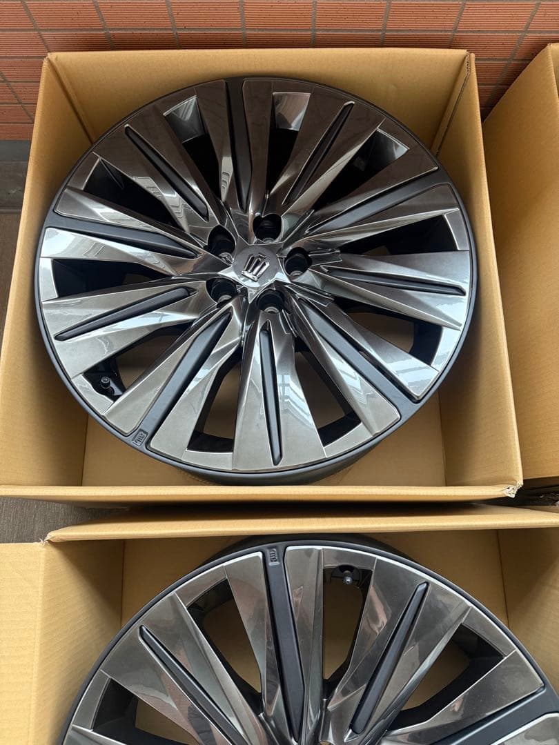 クラウンエステートRS ホイール４本　新車外し 21インチ　美品　送料込み！！