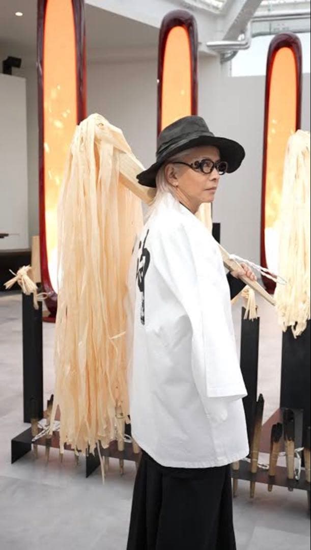 極稀少カラー個体 PRADA HYDE着 同型同色 バロック メガネ サングラス