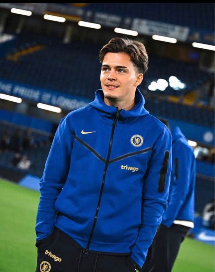 値下げ⭕️NIKE チェルシー　テックフリース パーカー