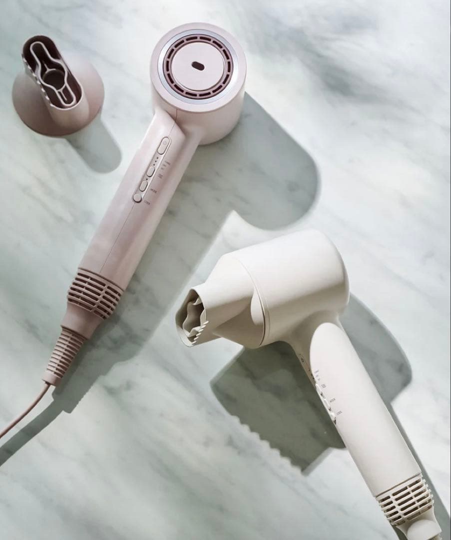 最新モデルFESTINO/フェスティノ ツヤニュアンス ドライヤー　ホワイト