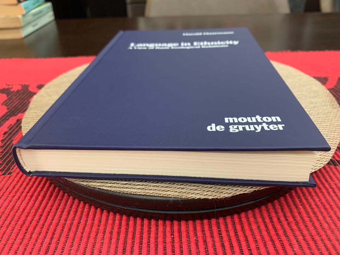 洋書 Language in Ethnicity by Harald Haarmann