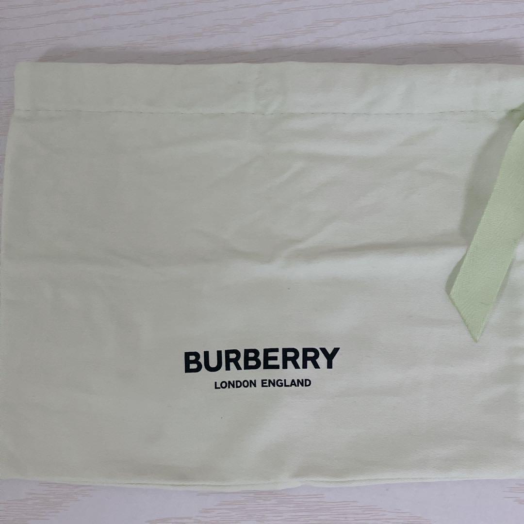 希少 バーバリー 二つ折りストラップ PVC シャドーチェック ケース