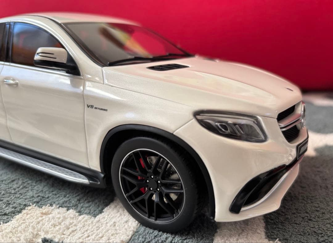 【限定品】1/18 メルセデス AMG GLE 63 S Coupe ミニカー