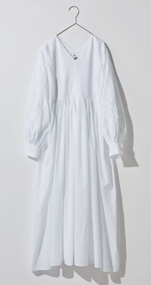 モチーフ刺繍コットンワンピース▫️MEDE19F