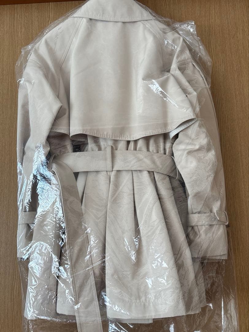 ボリューミースリーブトレンチコート　ベージュ　新品未使用