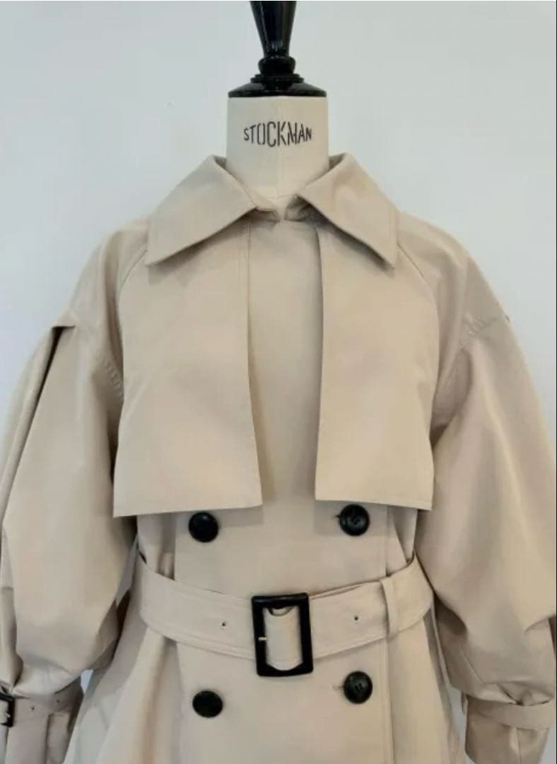 ボリューミースリーブトレンチコート　ベージュ　新品未使用