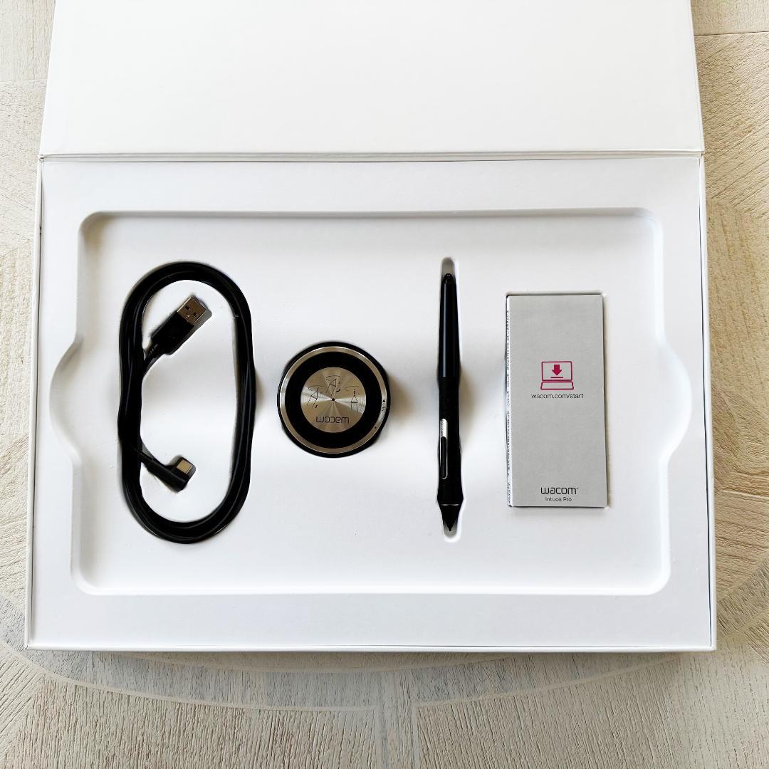 【未使用品】Wacom Intuos Pro Mサイズ PTH-660/K0
