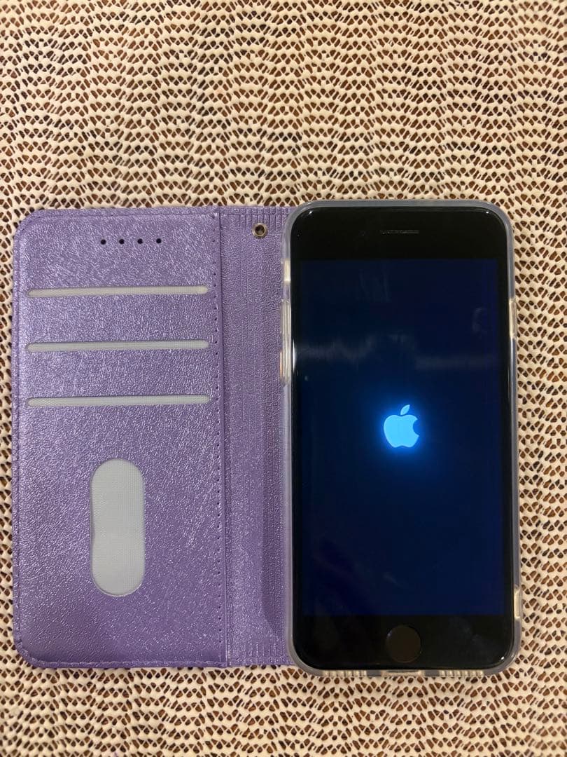 Apple iPhone ホワイト　SE(第2世代)