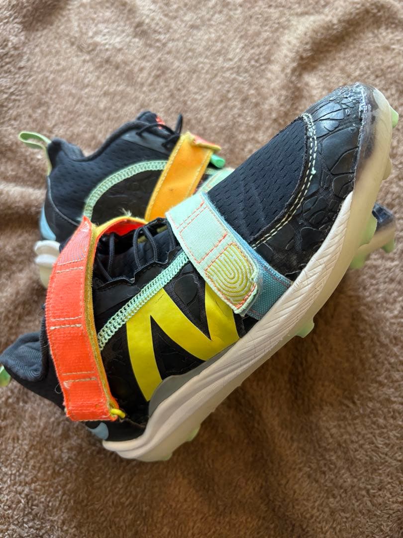 野球　スパイク25センチ