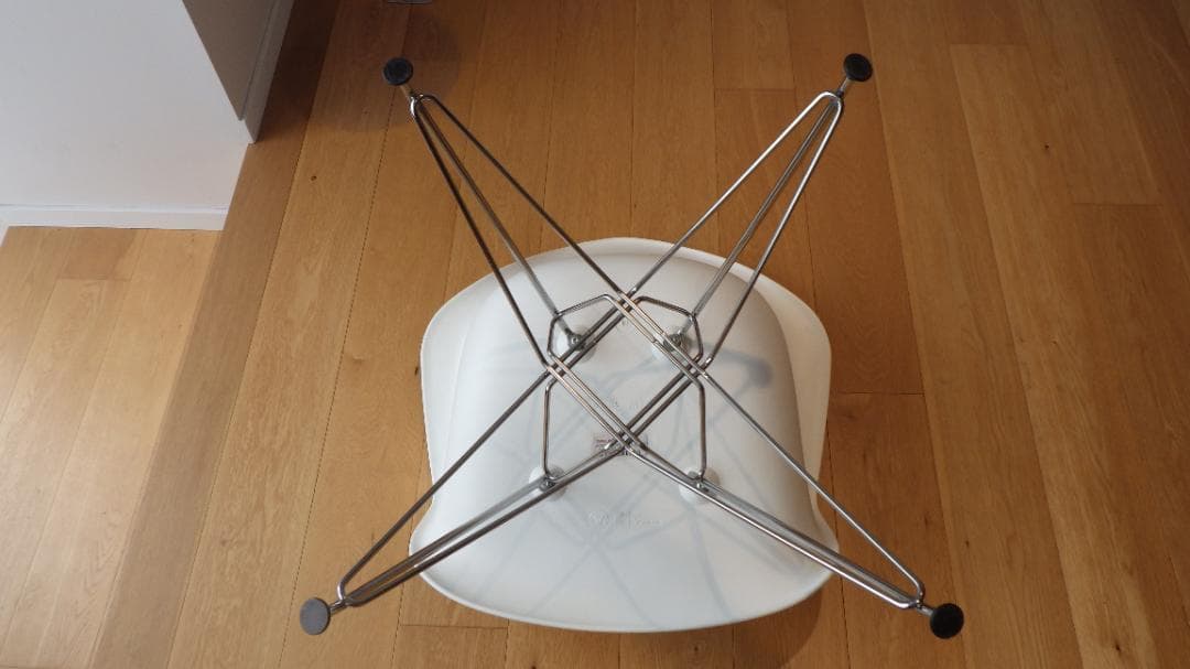 イームズ　プラスチックシェルアーム３　ホワイト