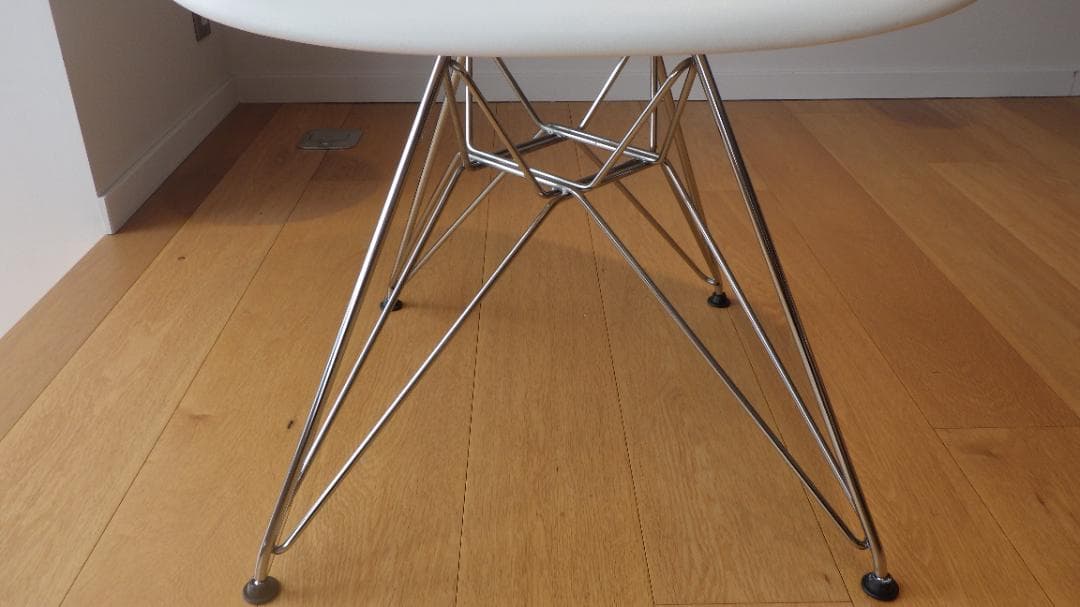 イームズ　プラスチックシェルアーム３　ホワイト