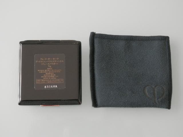 クレ・ド・ポーボーテ　プードルコンパクトエサンシエル　エレガントスリム