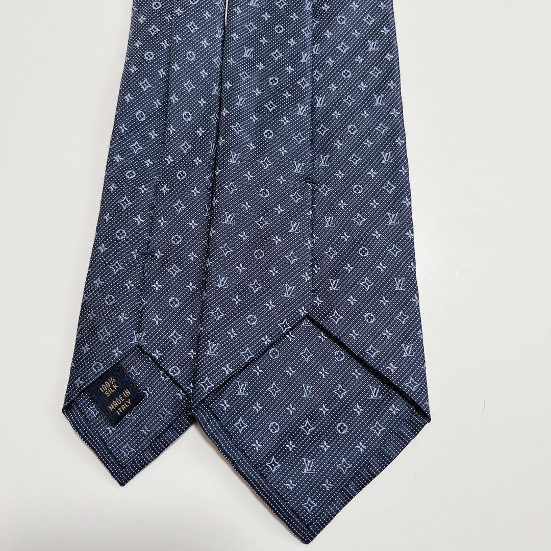 美品 ルイヴィトン ネクタイ ハイブランド モノグラム 光沢 ジャガード織り 紺