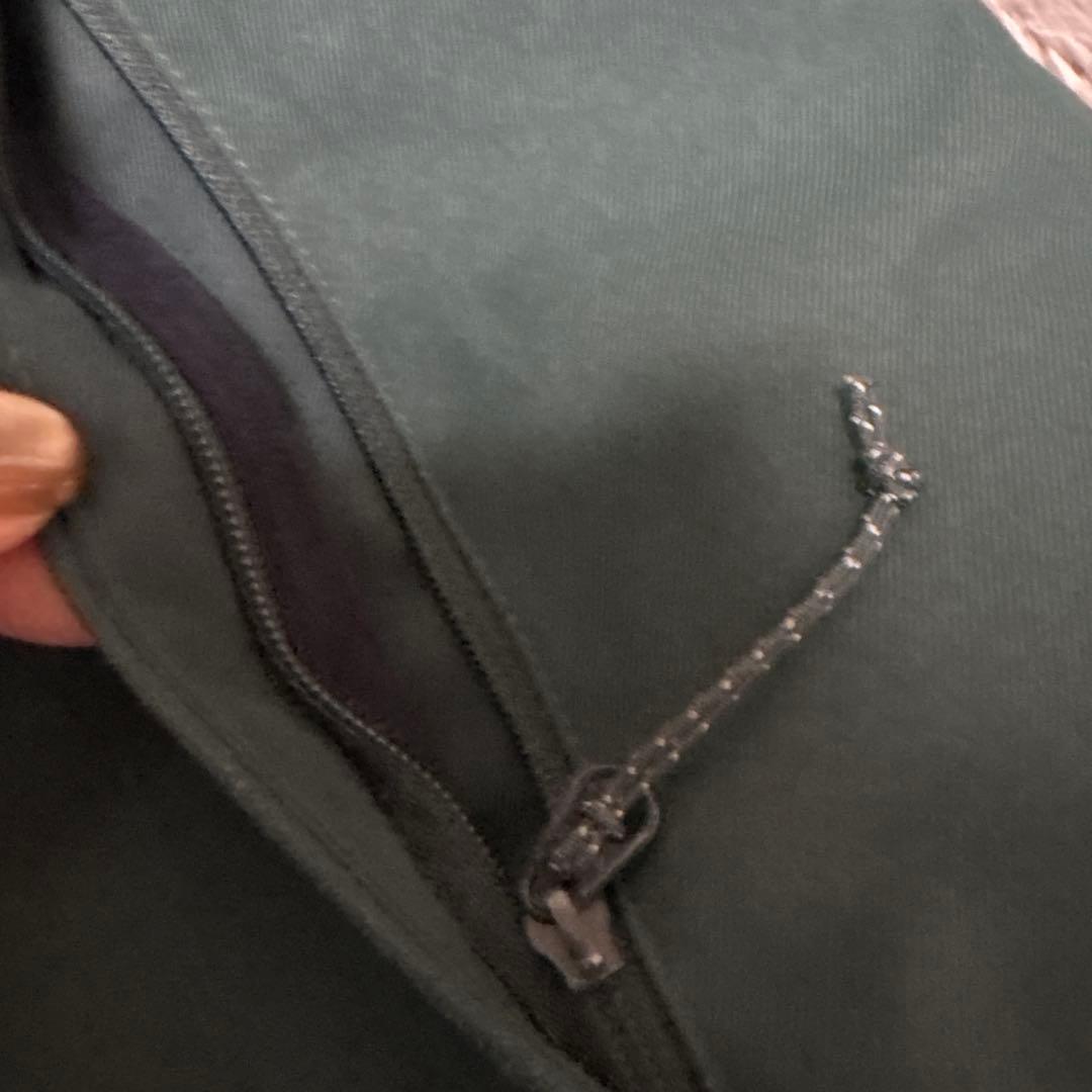 最終Salomon スキーウェアフード付きアウター ダークグリーンM