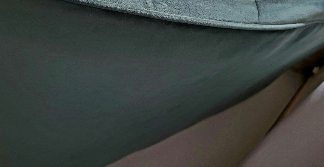 送料込み ２月で処分最終値下げ　ダークグリーン ベルベット 2人掛けソファ