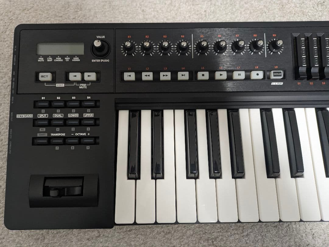 Roland A-800PRO 61鍵盤【都内受け渡し】MIDIキーボード