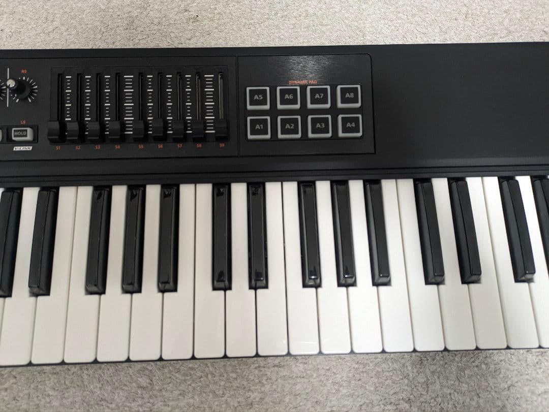 Roland A-800PRO 61鍵盤【都内受け渡し】MIDIキーボード