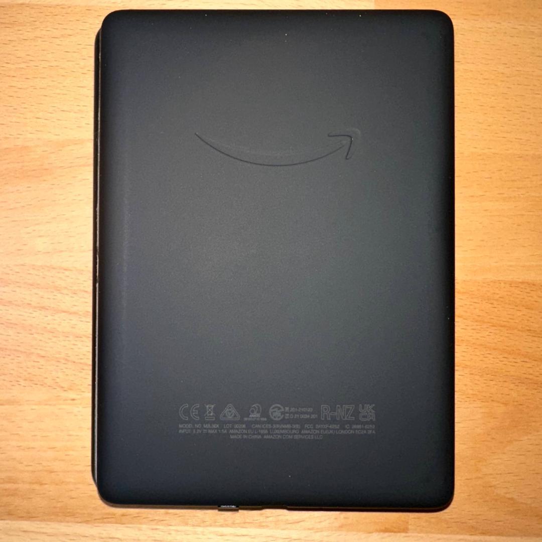 Kindle Paperwhite 第11世代 8GB＋純正カバー 箱付・美品