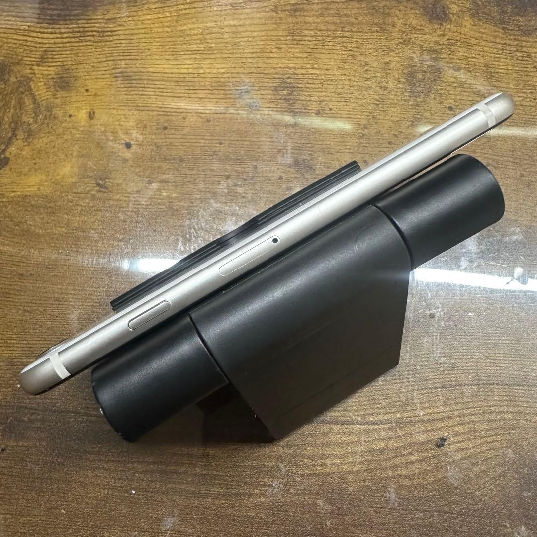 iPhoneSE3 128GBホワイト SIMフリー バッテリー100%