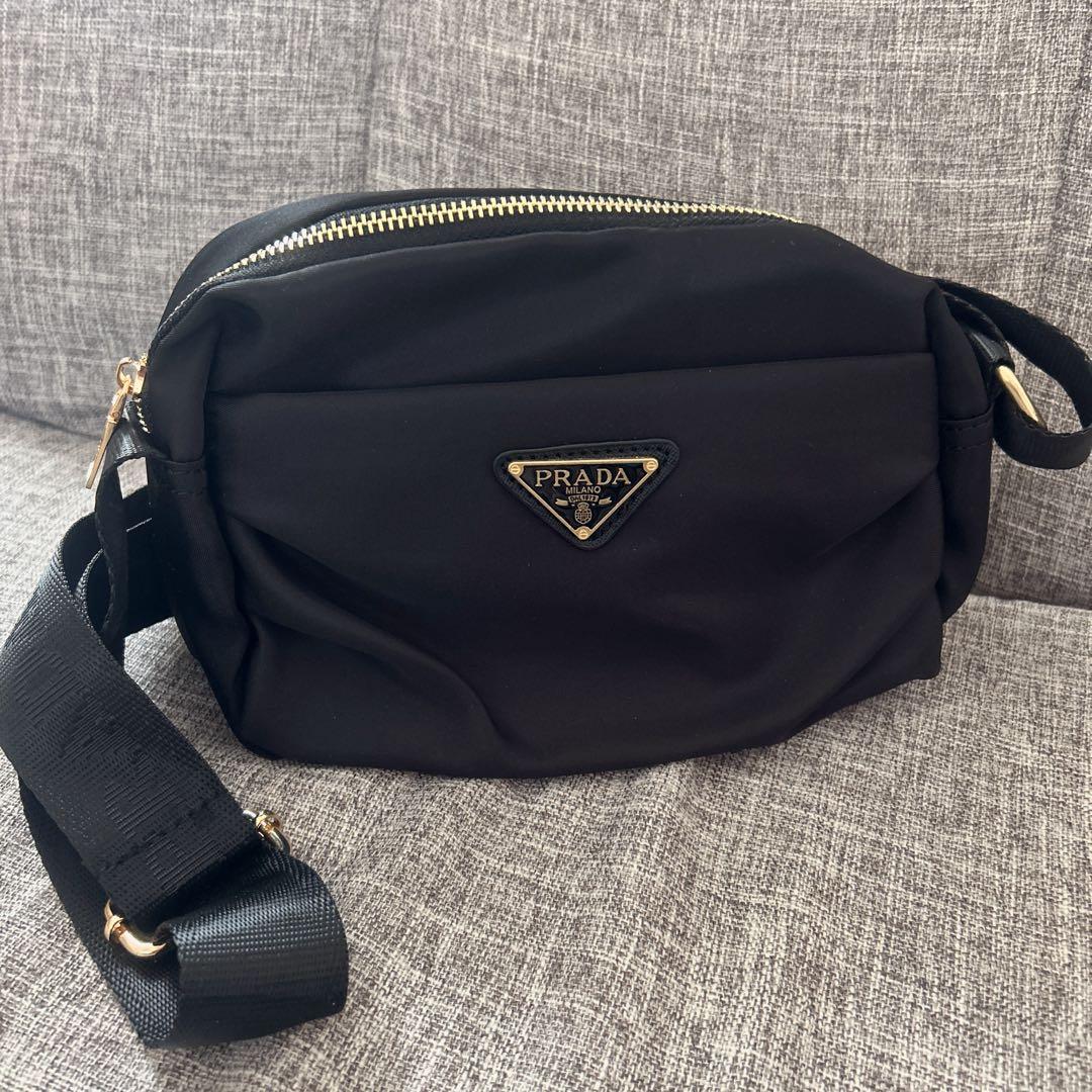 PRADA ショルダーバッグ ノベルティ