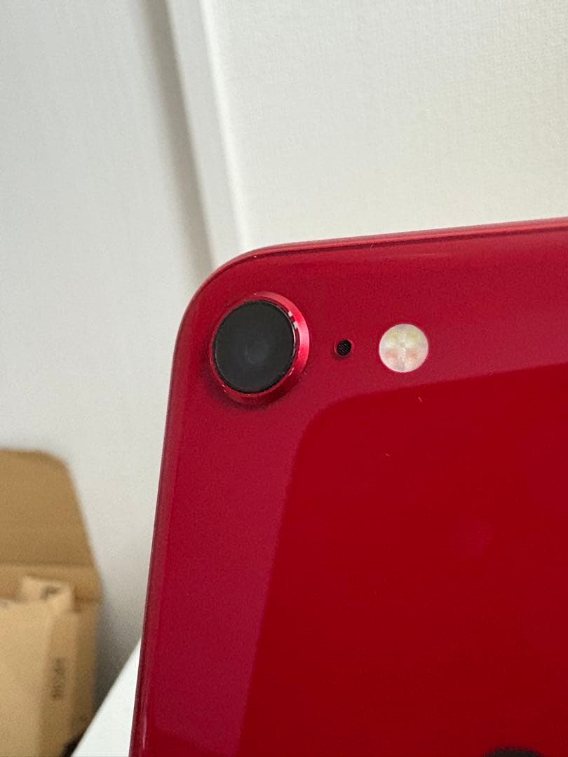 iPhone8 本体 レッド