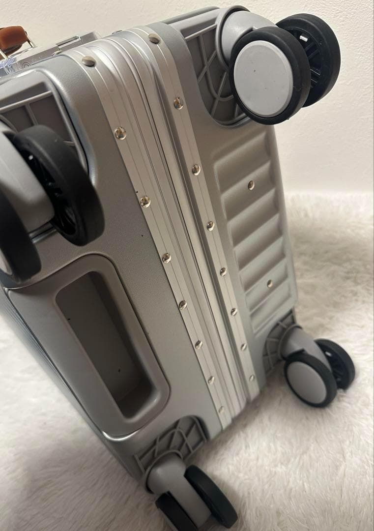 キャリーケース　スーツケース　機内持込 シルバー 軽量 大容量 TSA　S