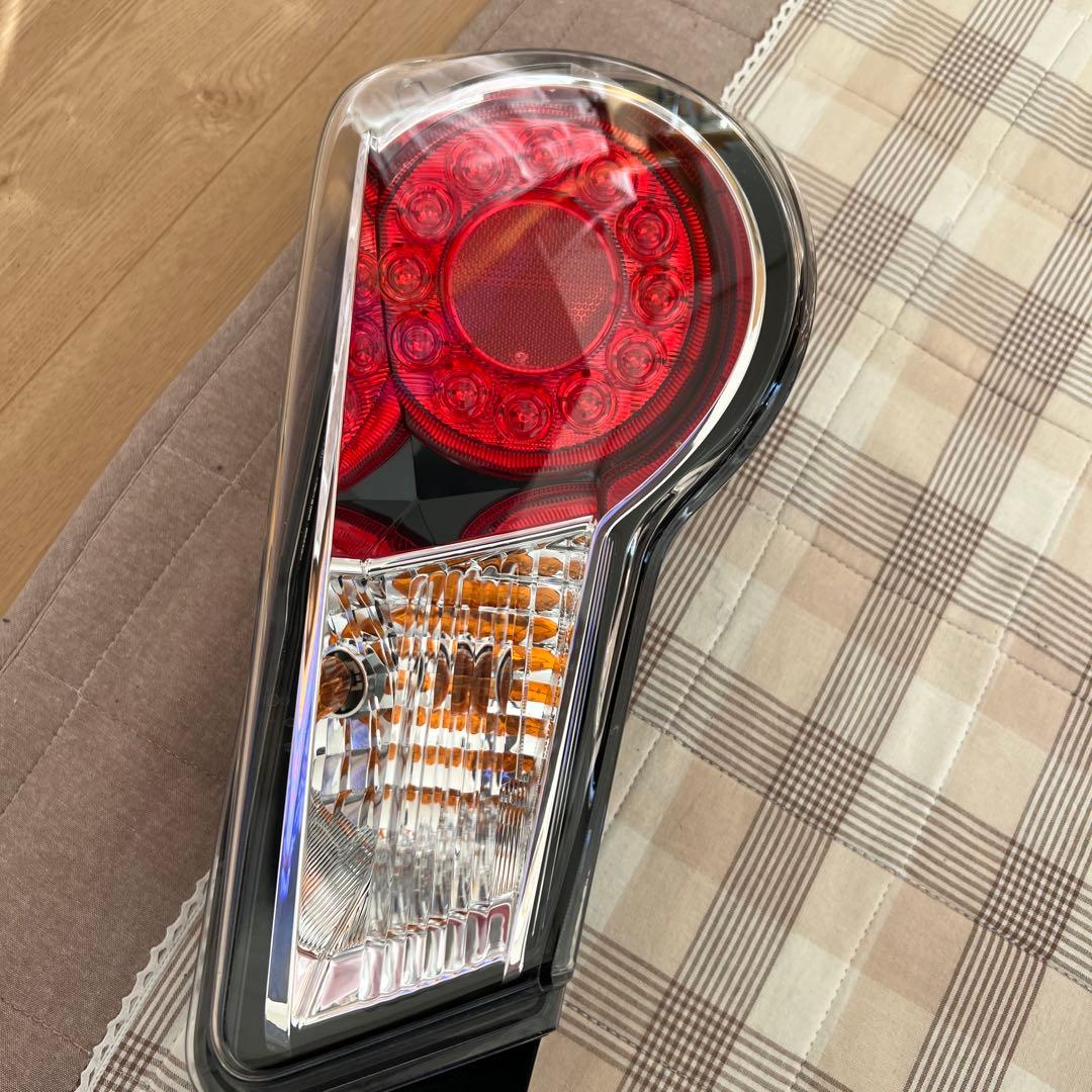 86 前期　ZN6 テールランプ　純正