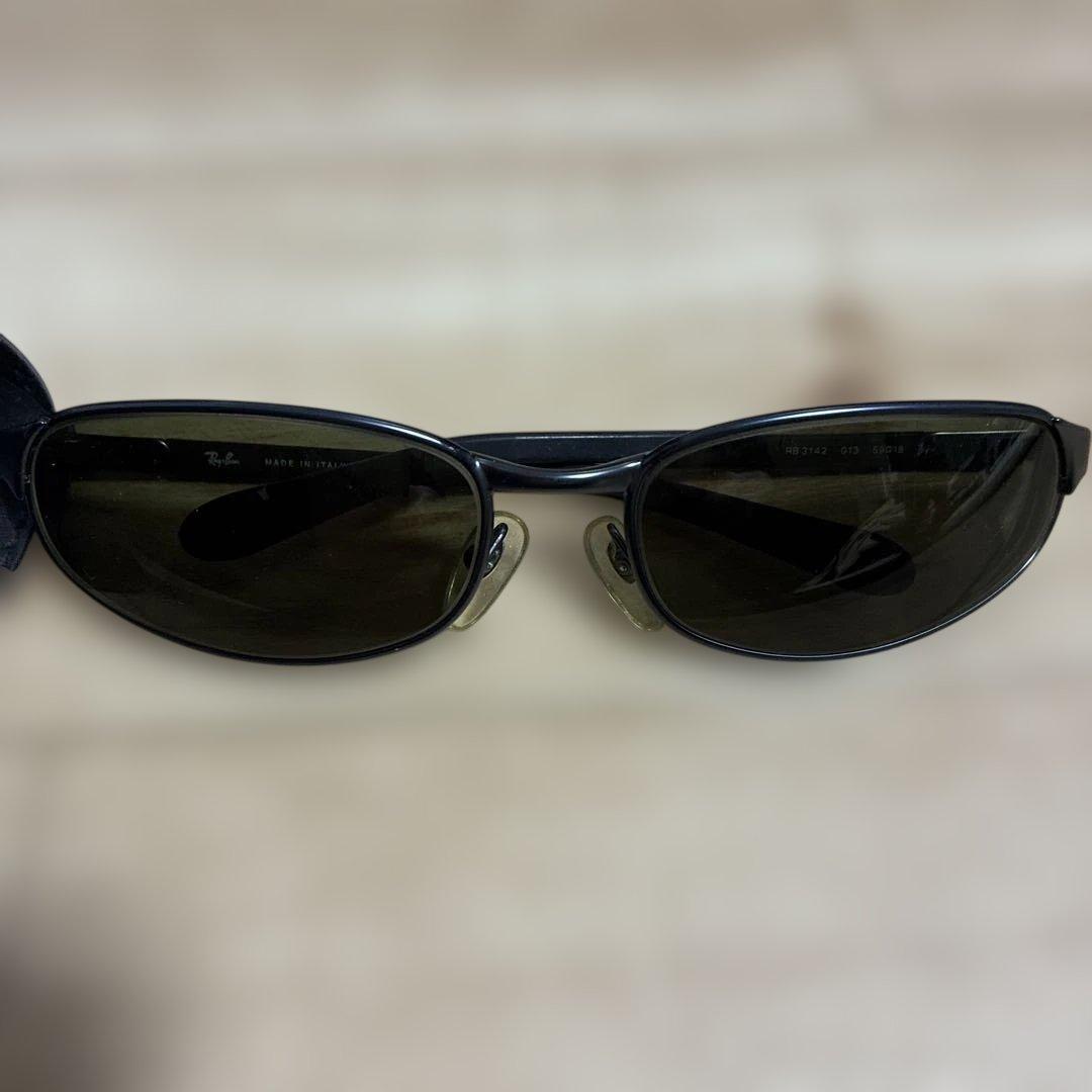 Ray-Ban RB 3142 ブラックサングラス ケース付き