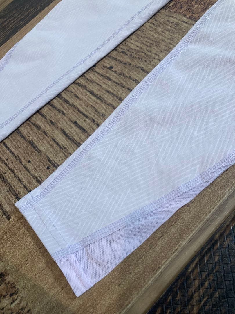 極美　emmi yoga エミヨガ　ヨガウェア　シンプル　速乾機能　S