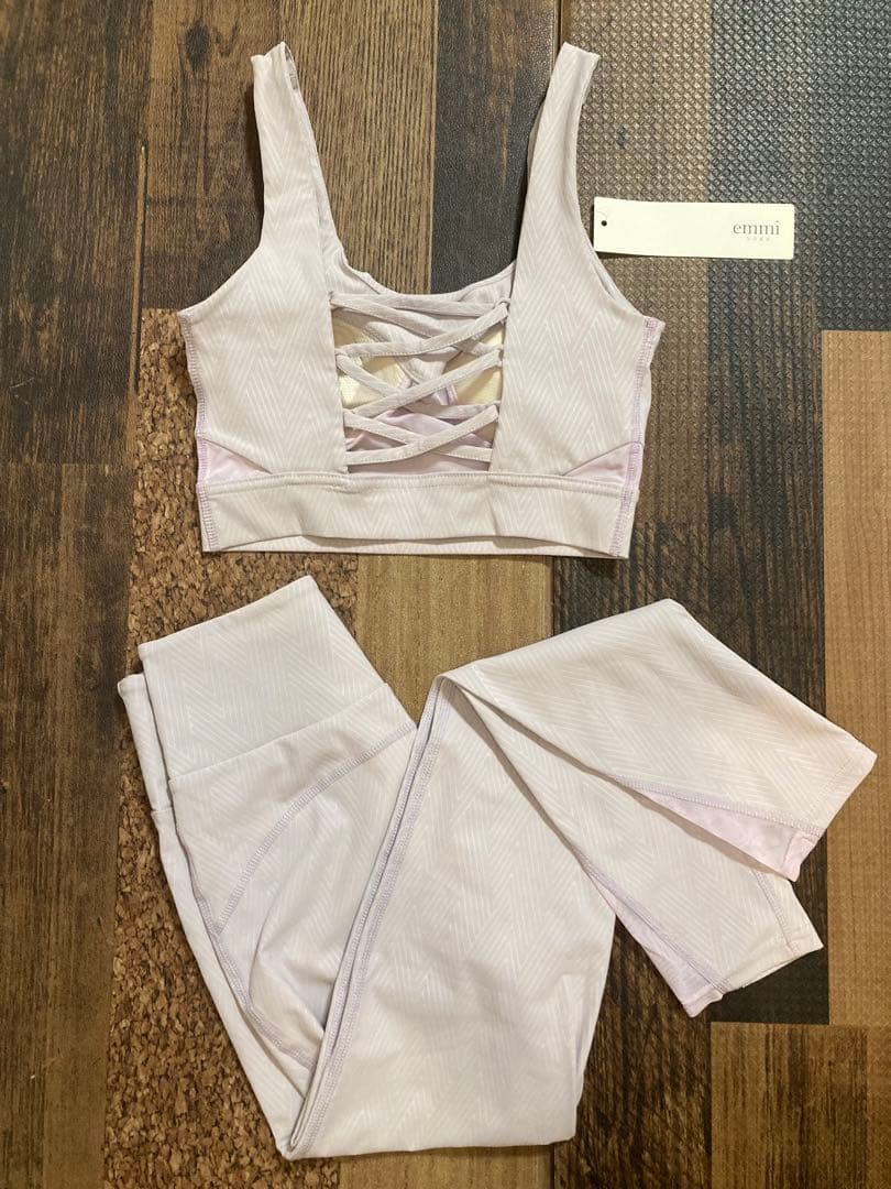 極美　emmi yoga エミヨガ　ヨガウェア　シンプル　速乾機能　S