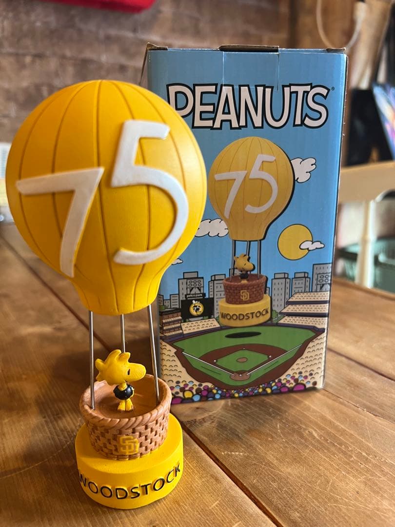 PEANUTS ウッドストック パドレス75周年記念フィギュア