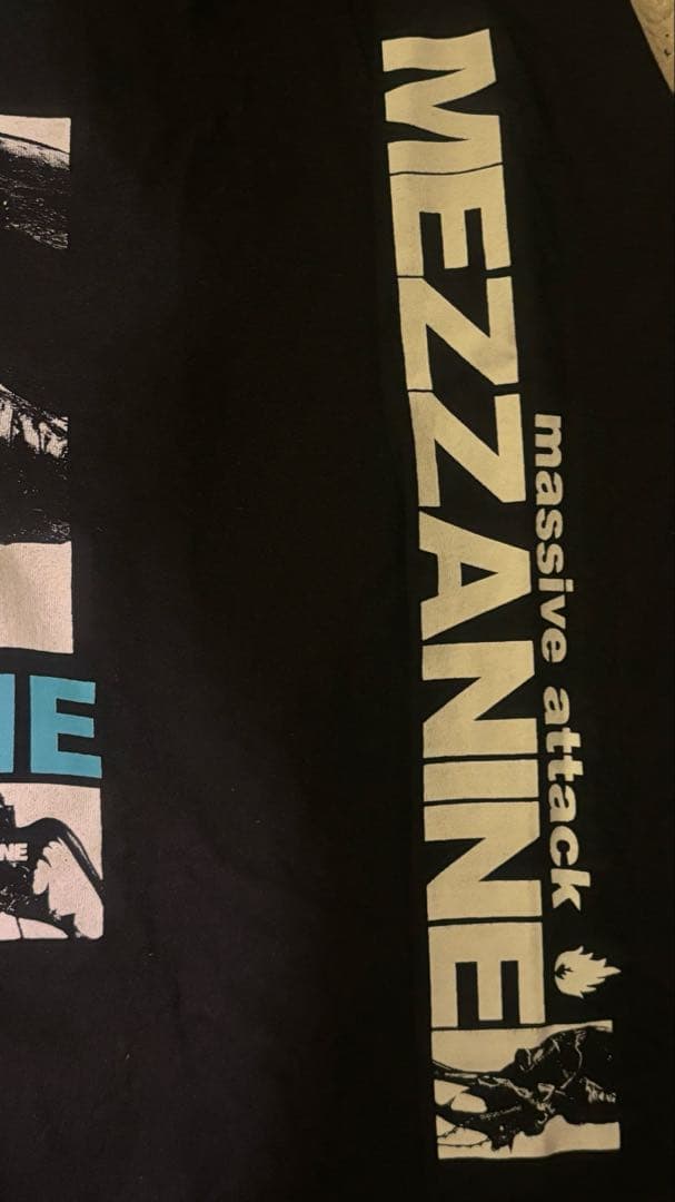 〖値下げ中〗激レアmassive attack マッシヴ・アタック ロンT