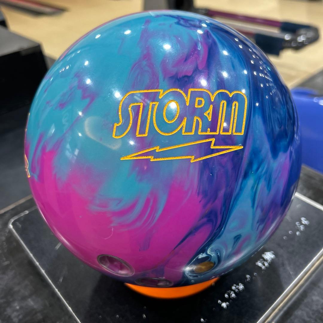 ボウリングボール STORM PHYSX 15ポンド
