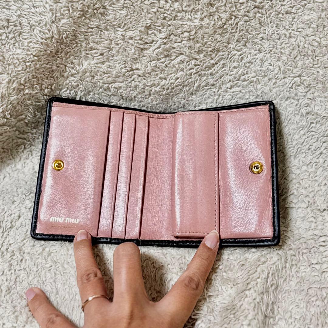 ミュウミュウ MIUMIU 二つ折り財布　マテラッセ