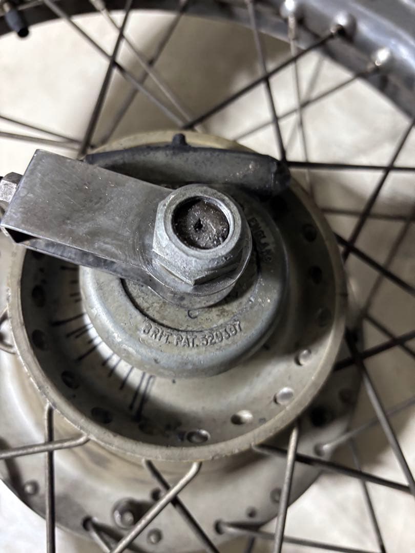 トライアンフ　リアドラムホイール　triumph 英車