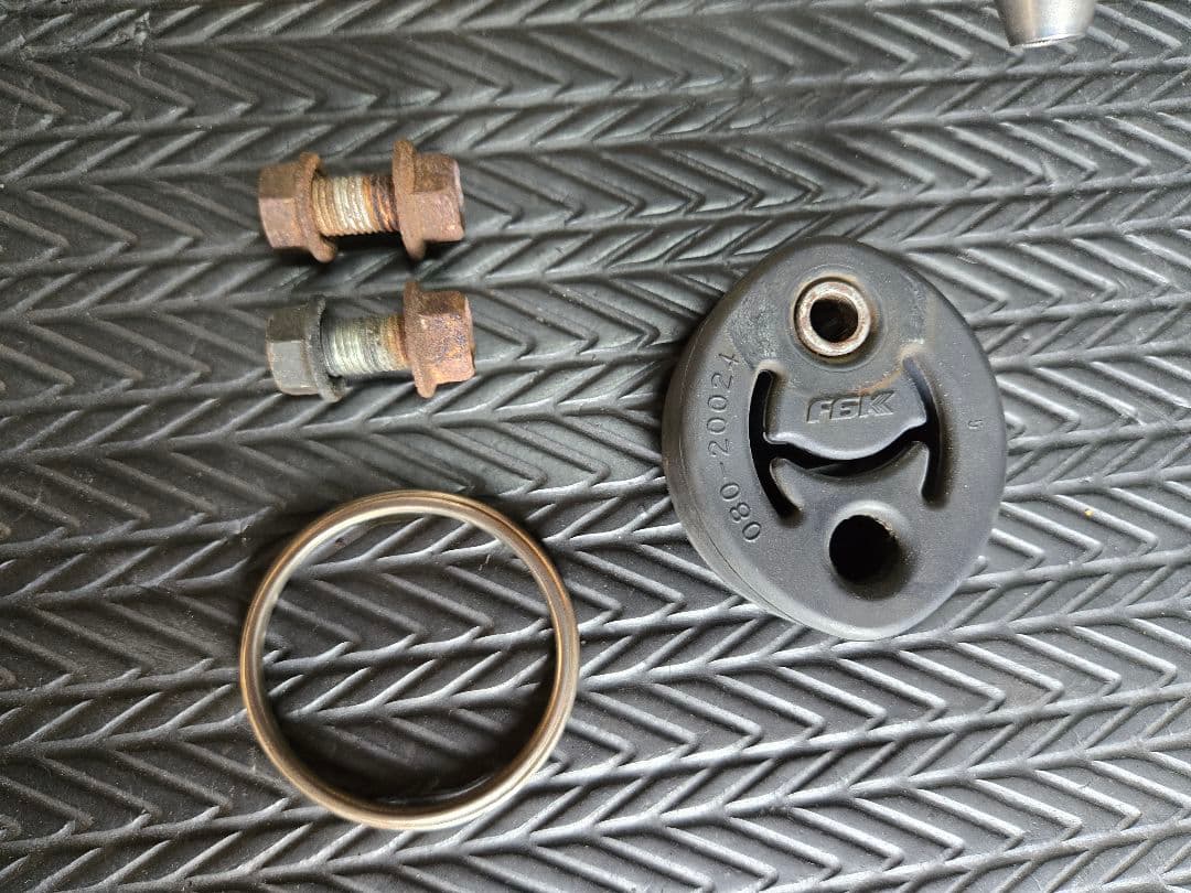 FUJITSUBO フジツボ マフラー　ワゴンR　スティングレー　MH23s