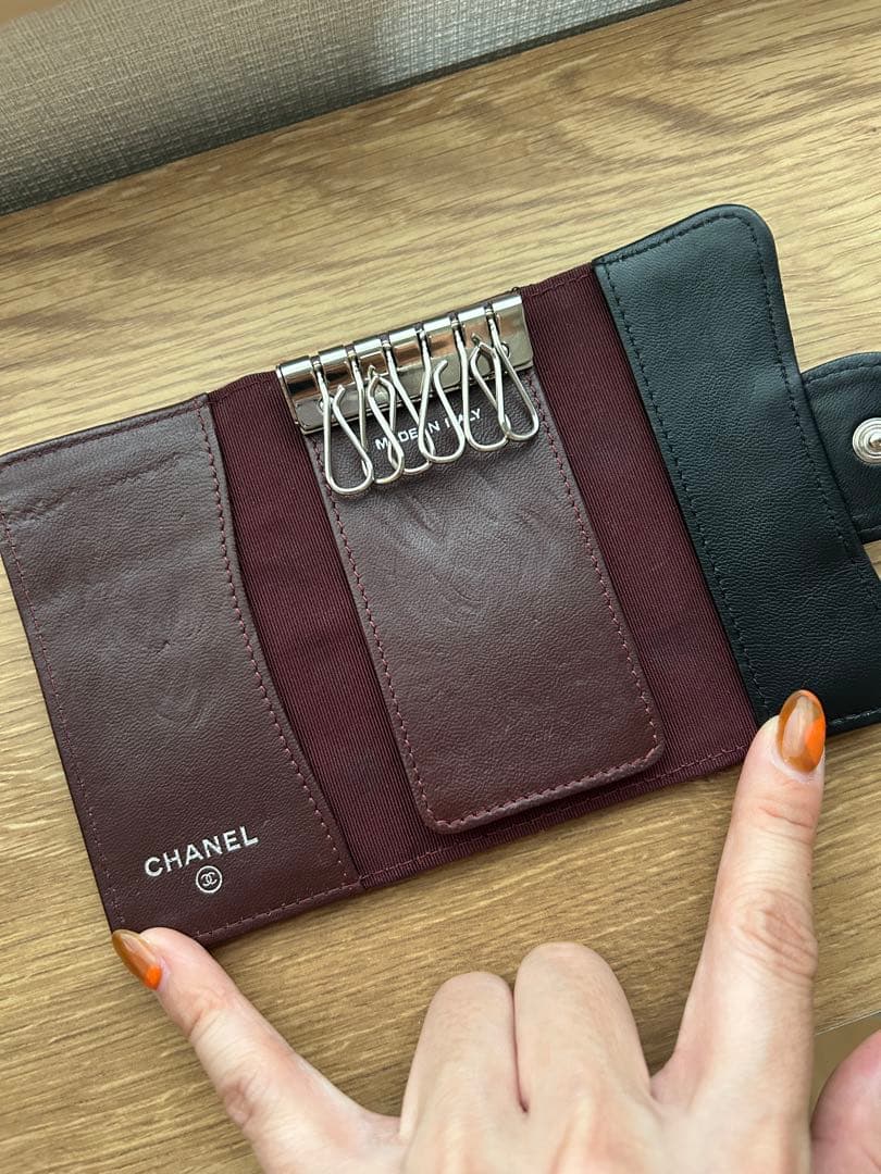 シャネル　マトラッセ6連外ポケット有り　キーケース