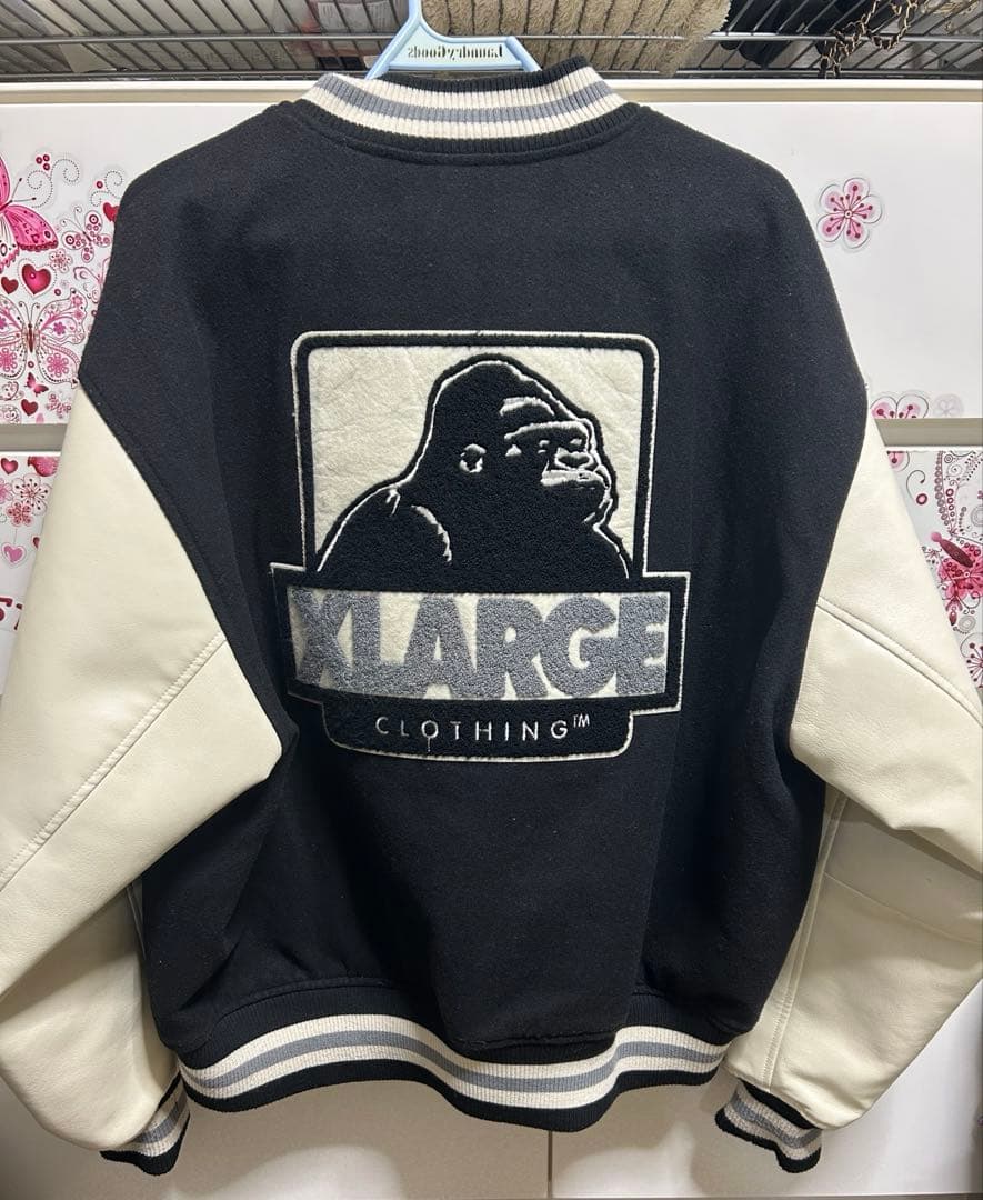 XLARGE スタジャン ブラック/ホワイト Мサイズ