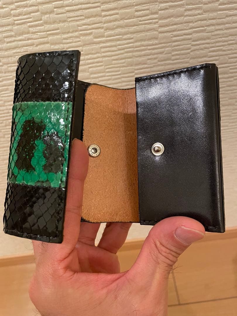 ヘビ革　アマコンダ　三つ折り財布　コンパクト財布